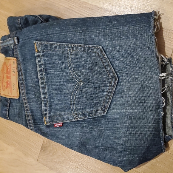 Levi-Strauss shorts - Picture 2 of 3